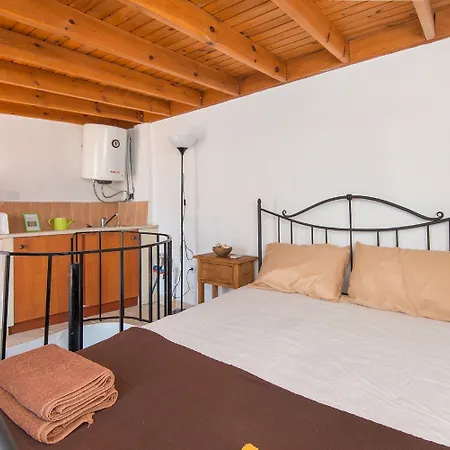 Old Town Roloi House Tatil Evi *