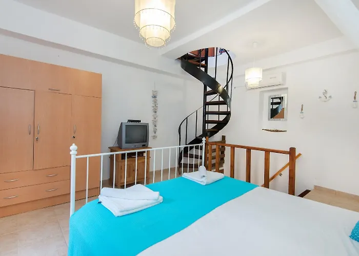 Old Town Roloi House *