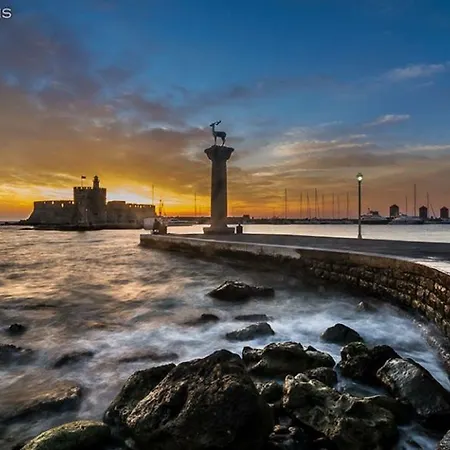 Old Town Roloi House *